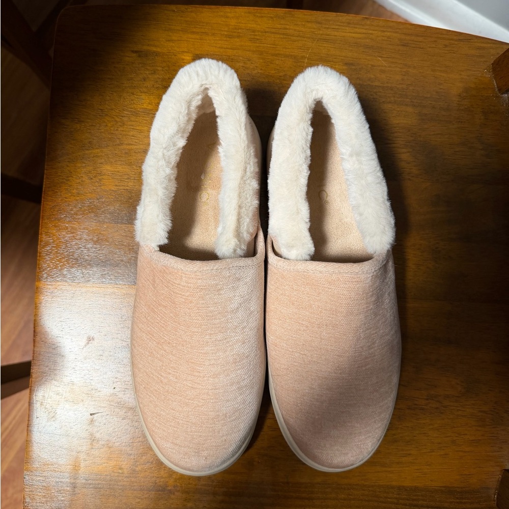 Vionic Women's Slip-On Faux Fur Lined Slippers in Blush